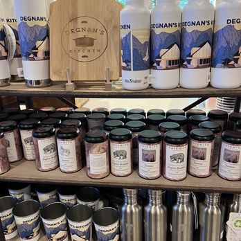 Degnan's Kitchen - Delis Near Me - Yosemite National Park, California