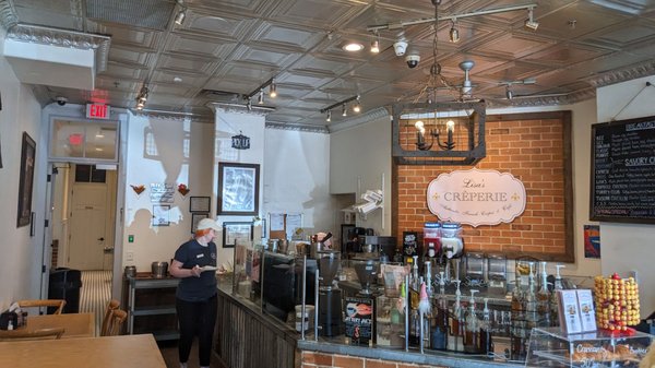 Lisa's Creperie & Cafe by null