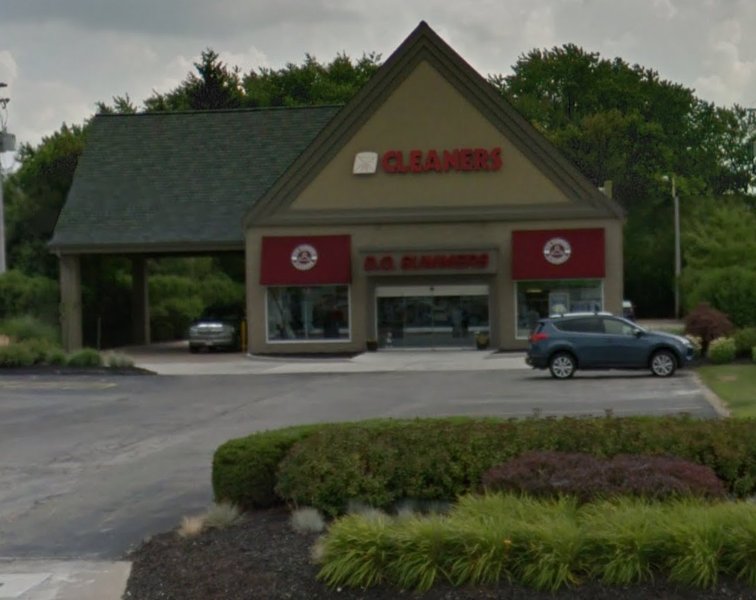 DO SUMMERS CLEANERS 28200 Chagrin Blvd, Beachwood, Ohio Dry