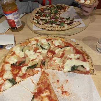 Ripe Tomato Pizza - Bbq chicken and margarita w pineapple - Pizza Near Me - Edmonton, Alberta Ripe Tomato Pizza - Bbq chicken and margarita w pineapple - Pizza Near Me - Edmonton, Alberta