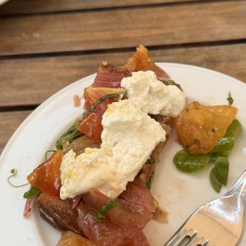 Hart House Restaurant - Seafood Near Me - Burnaby, British Columbia