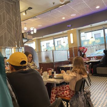 Metro Diner - More ambiance - Diners Near Me - New York, New York Metro Diner - More ambiance - Diners Near Me - New York, New York