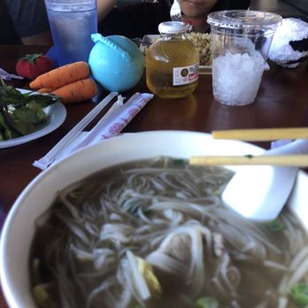 Pho Show - rare steak pho - Vietnamese Near Me - Culver City, California Pho Show - rare steak pho - Vietnamese Near Me - Culver City, California
