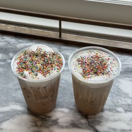 Dot cake latte