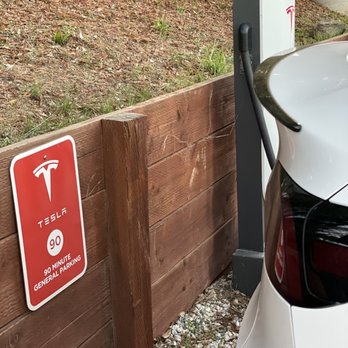 Tesla Supercharger - 90 minute general parking - EV Charging Stations Near Me - Big Sur, California