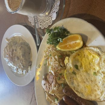Sunrise Café - Maple sausage & egg plate with biscuits and gravy - Breakfast & Brunch Near Me - Reno, Nevada Sunrise Café - Maple sausage & egg plate with biscuits and gravy - Breakfast & Brunch Near Me - Reno, Nevada