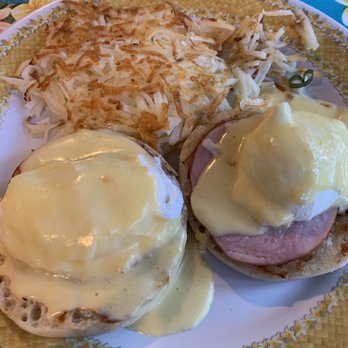 808 Grindz Cafe - Eggs Benedict - Cafes Near Me - Lahaina, Hawaii 808 Grindz Cafe - Eggs Benedict - Cafes Near Me - Lahaina, Hawaii