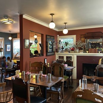 The Turning Peel - The decor is a bit electric but it all seems to work. I loved the green chairs - Pizza Near Me - Portland, Oregon The Turning Peel - The decor is a bit electric but it all seems to work. I loved the green chairs - Pizza Near Me - Portland, Oregon