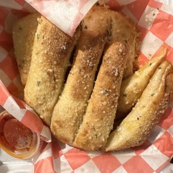 Olli Olive Pizza - Bread sticks - Pizza Near Me - Lauderhill, Florida