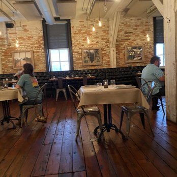 11th and Bay Southern Table - Interior - Southern Near Me - Columbus, Georgia