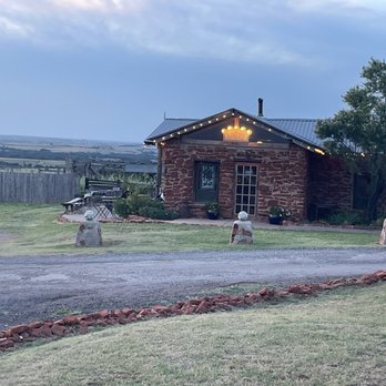White Dog Hill Restaurant - Bar right next to the restaurant. - New American Near Me - Clinton, Oklahoma White Dog Hill Restaurant - Bar right next to the restaurant. - New American Near Me - Clinton, Oklahoma