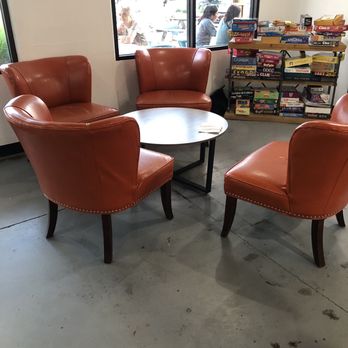 Local Creamery Plano - Seating - Ice Cream & Frozen Yogurt Near Me - Plano, Texas Local Creamery Plano - Seating - Ice Cream & Frozen Yogurt Near Me - Plano, Texas