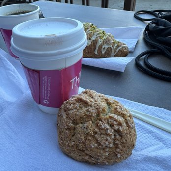 The Cow's End Cafe - Coffee, blueberry scone and pistachio croissant. - Coffee & Tea Near Me - Venice Beach, California