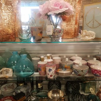 HomeGoods - Cute trinkets leading to registers - Kitchen & Bath Near Me - Garrison, Maryland