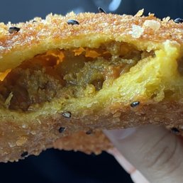 Curry bun Curry bun
