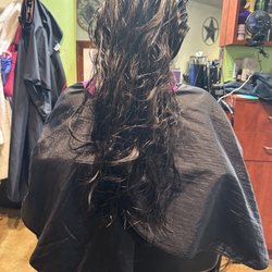 Rumors Salon & Boutique - Wet, after the First Shag was cut!