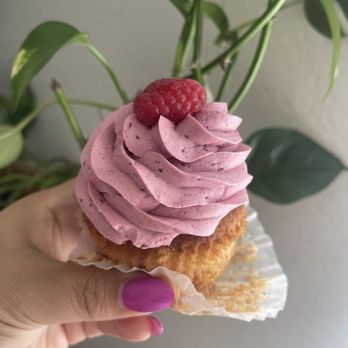 Deja Vu Cakes - Bakeries Near Me - Los Angeles, California