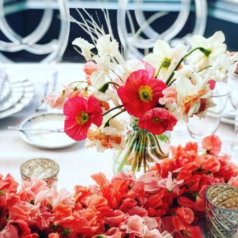 Green Petal Designs - A stunning tablescape Janelle created and designed using the event colors. - Floral Designers Near Me