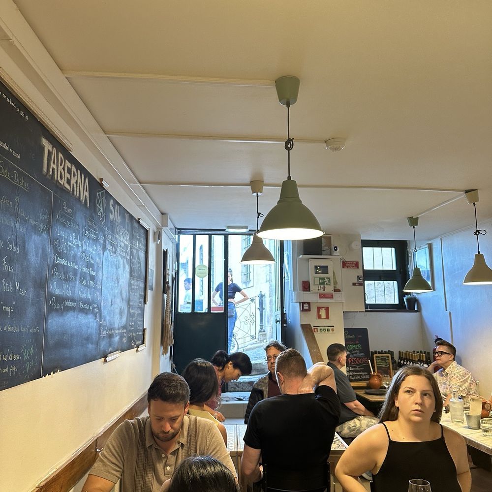 Sal Grosso - Inside - Portuguese Near Me - Lisbon, 11
