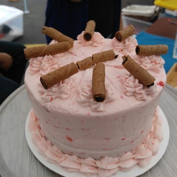 Amame Desserts - Strawberry Chocolate Cake - Desserts Near Me Amame Desserts - Strawberry Chocolate Cake - Desserts Near Me
