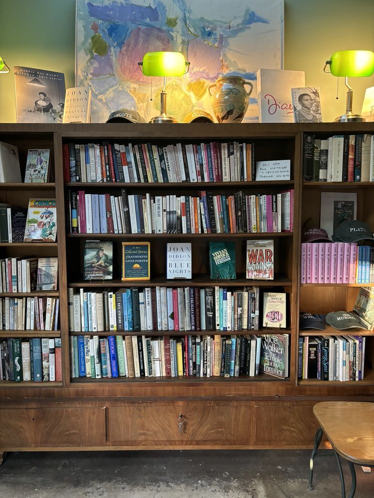 Womb House Books Logo