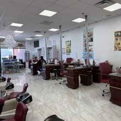 Q Nails Spa
