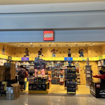 Lego Store - Outside - Toy Stores Near Me - Salt Lake City, Utah Lego Store - Outside - Toy Stores Near Me - Salt Lake City, Utah