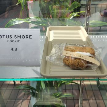 Le Kream - Lotus S'more Cookie - Coffee & Tea Near Me - Los Angeles, California Le Kream - Lotus S'more Cookie - Coffee & Tea Near Me - Los Angeles, California