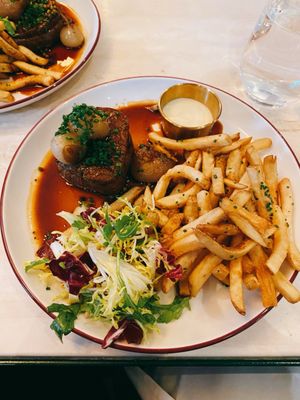 Byrdie's by null