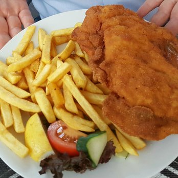 Gasthaus Krapf - Puten- Cordon Bleu mit Pommes - Austrian Near Me - Vienna, 9