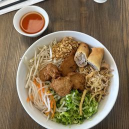Chicken R7. Combination Vermicelli Bowl