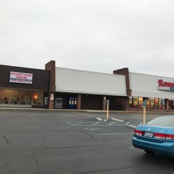 Injury-Care Center: Medicine & Therapy for Auto & Work-Injury - Next to Save-a-Lot on Broadway