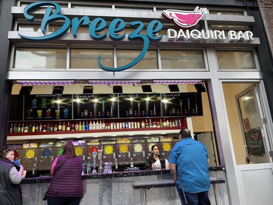 Breeze Daiquiri Bar by null