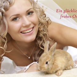 Hanna Jech - Wir wünschen all unserenen Kundinnen und allen Bräuten ein wunderschönes und friedliches Osterfest!