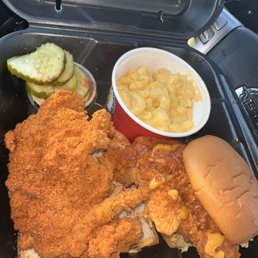 Dave's #3 1 Tender & 1 Slider w/ Mac & Cheese