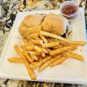Mulligan's Restaurant - Pulled pork sandwich - New American Near Me - Avila Beach, California