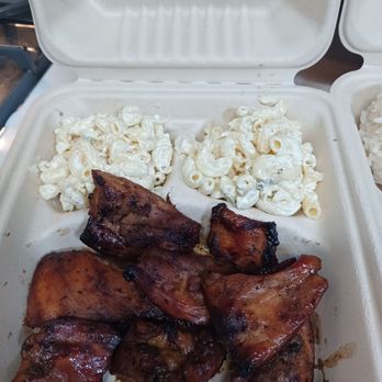 Liz's BBQ - 7/25/24  Chicken plate with double mac.  Chicken also burnt,  dry,  & tough.  Hubs only ate half then tossed it. - Barbeque Near Me - Honolulu, Hawaii
