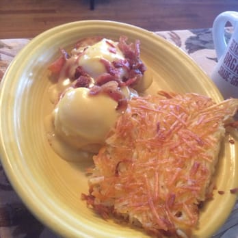 Wild Huckleberry - Eggs Benedict - Breakfast & Brunch Near Me - Wenatchee, Washington
