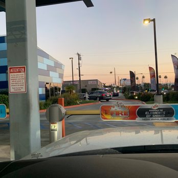 5 n' Go Express Wash - Entrance - Car Wash Near Me - Whittier, California