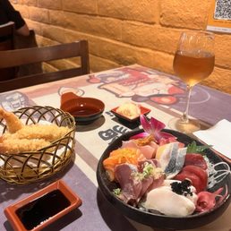 Chirashi (20 Pieces) Chirashi (20 Pieces)