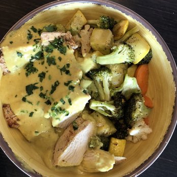 Angel Chicken Kitchen - Thai Coconut Curry Chicken Bowl with Quinoa - Chicken Shop Near Me - Dallas, Texas