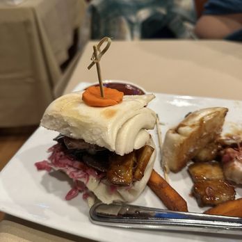 Kemuri - Prime Beef Sliders - Sushi Bars Near Me - Little Rock, Arkansas