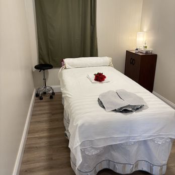 Jade Massage - Massage Therapy Near Me - Bryn Mawr, Pennsylvania Jade Massage - Massage Therapy Near Me - Bryn Mawr, Pennsylvania