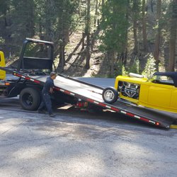 Lake Almanor Towing - Hey they match!