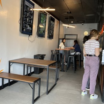 Tiger Sugar - Rear seating area inside - August 2022 - Bubble Tea Near Me - Edison, New Jersey