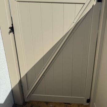Dfence Contractor and Renovations - Small Gate - Fences & Gates Near Me