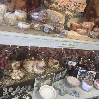 Dusting Witch Gallery - Quails and ducks - Gift Shops Near Me - Topock, Arizona