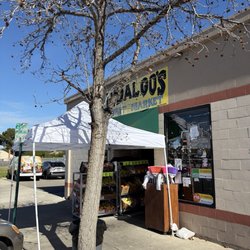 Hidalgo's Meat Market - Outside view