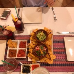 El Nopal - Chips, salsa, and guacamole