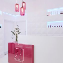 111 Harley St. - Clinic reception desk